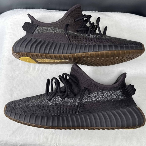 Adidas Yeezy Boost 350 V2 "Cinder Reflective" – Size 10.5 - Picture 3 of 9